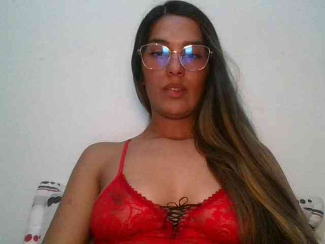 JuanaBrunette webcam