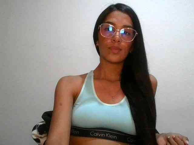 JuanaBrunette webcam