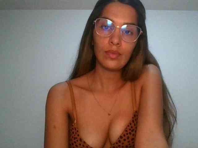 JuanaBrunette webcam