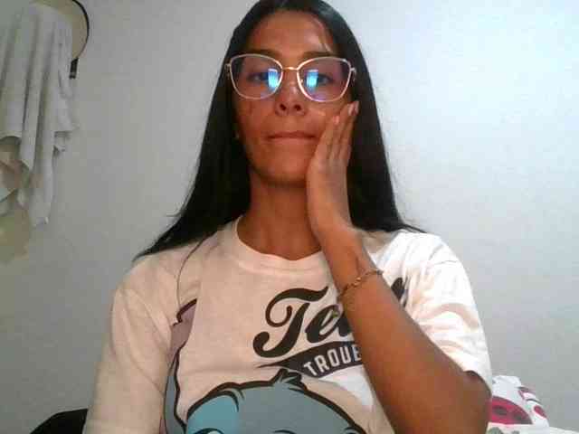 JuanaBrunette webcam