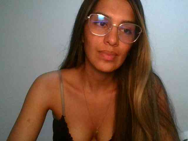 JuanaBrunette webcam