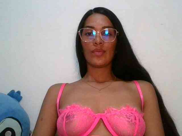 JuanaBrunette webcam