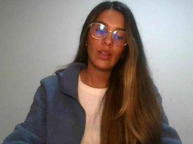 JuanaBrunette webcam