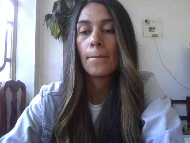 JuanaBrunette webcam