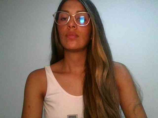 JuanaBrunette webcam