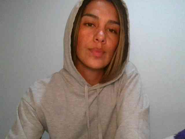 JuanaBrunette webcam