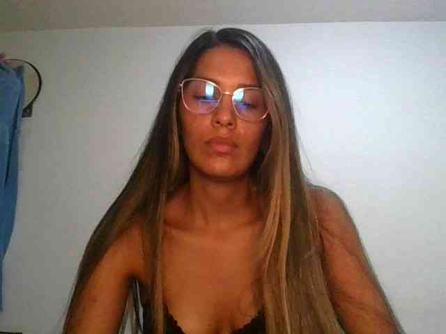 JuanaBrunette webcam