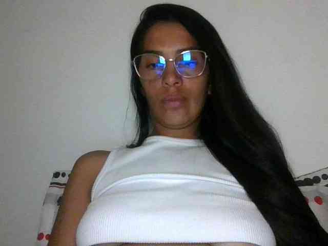JuanaBrunette webcam
