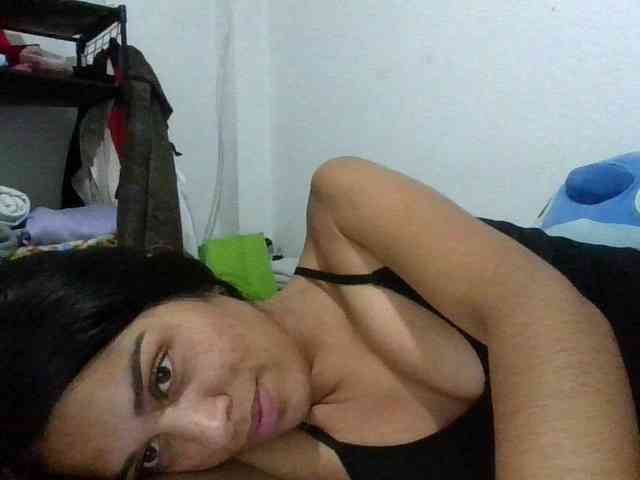 JuanaBrunette webcam