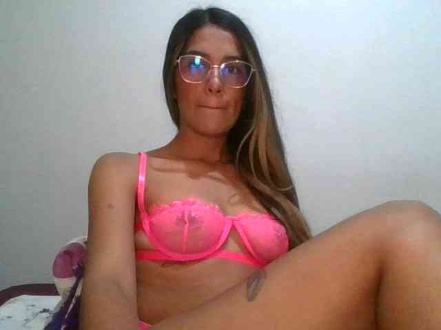 JuanaBrunette webcam