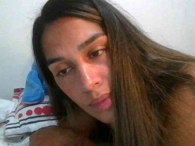 JuanaBrunette webcam