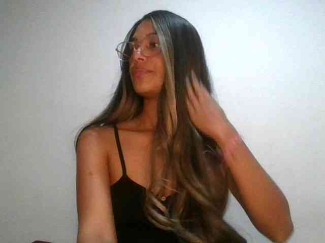 JuanaBrunette webcam