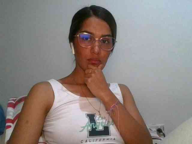 JuanaBrunette webcam