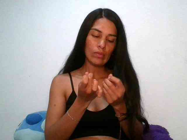 JuanaBrunette webcam