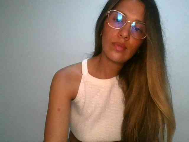 JuanaBrunette webcam