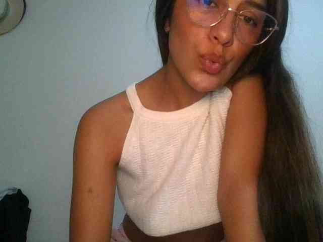 JuanaBrunette webcam