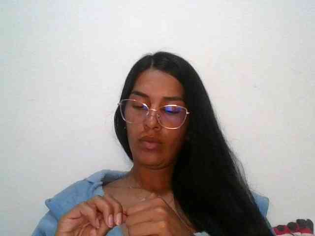 JuanaBrunette webcam