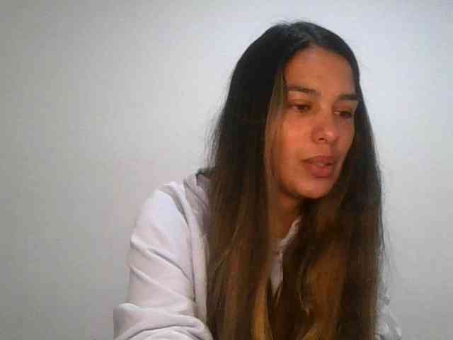 JuanaBrunette webcam