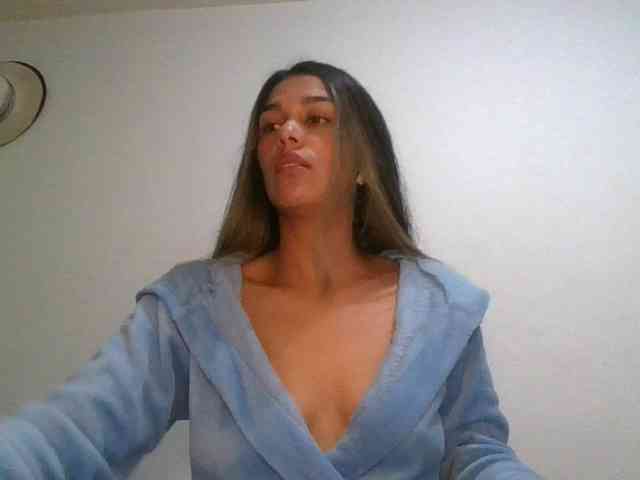 JuanaBrunette webcam