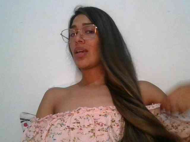 JuanaBrunette webcam