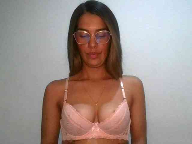 JuanaBrunette webcam