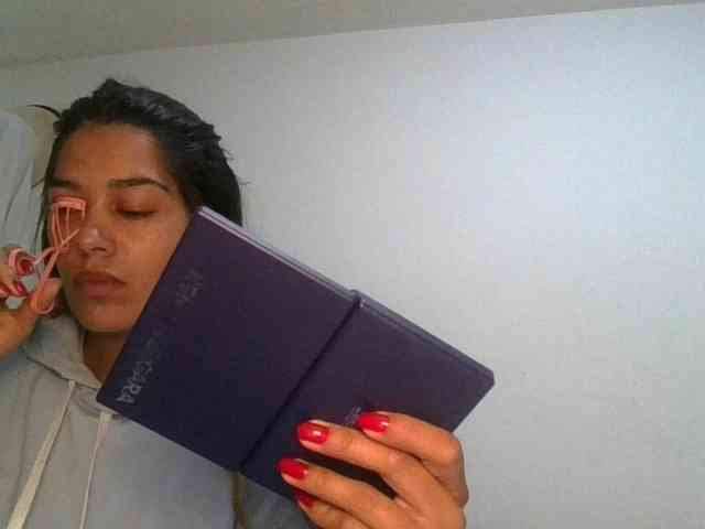 JuanaBrunette webcam