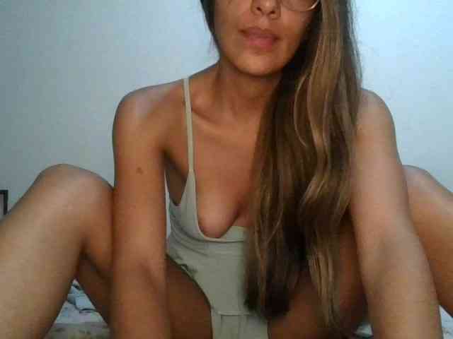 JuanaBrunette webcam