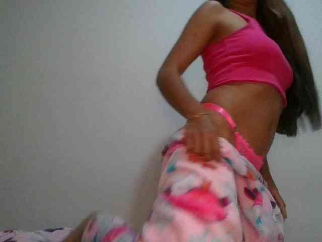 JuanaBrunette webcam