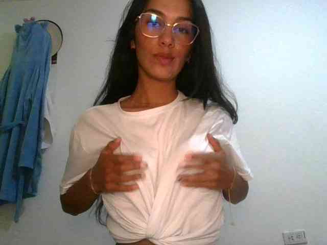 JuanaBrunette webcam