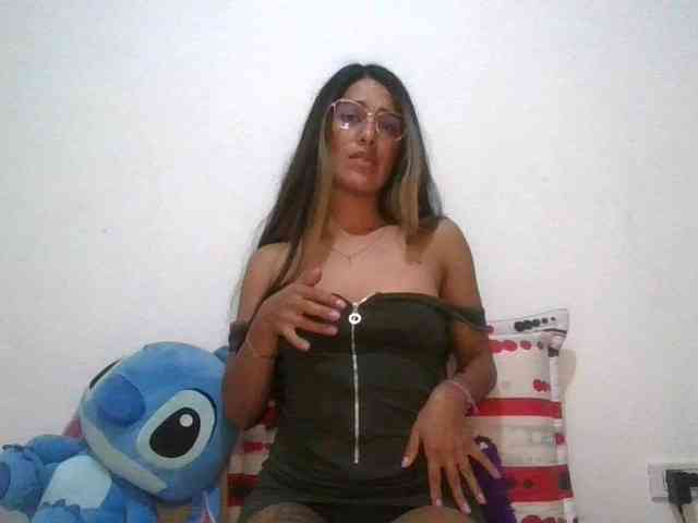 JuanaBrunette webcam