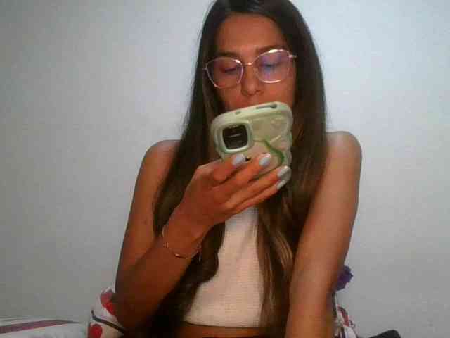 JuanaBrunette webcam