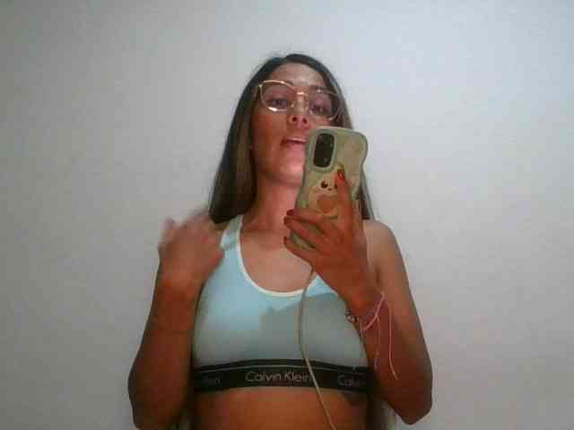 JuanaBrunette webcam