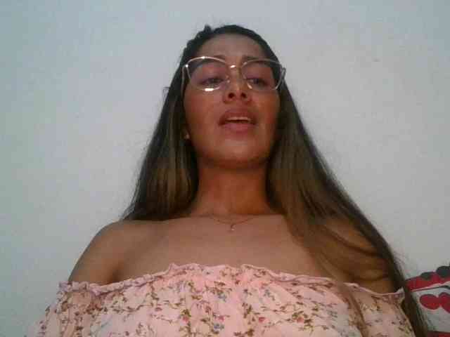 JuanaBrunette webcam