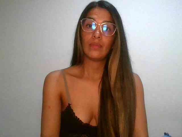 JuanaBrunette webcam