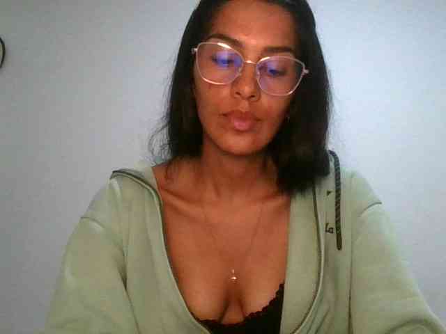 JuanaBrunette webcam