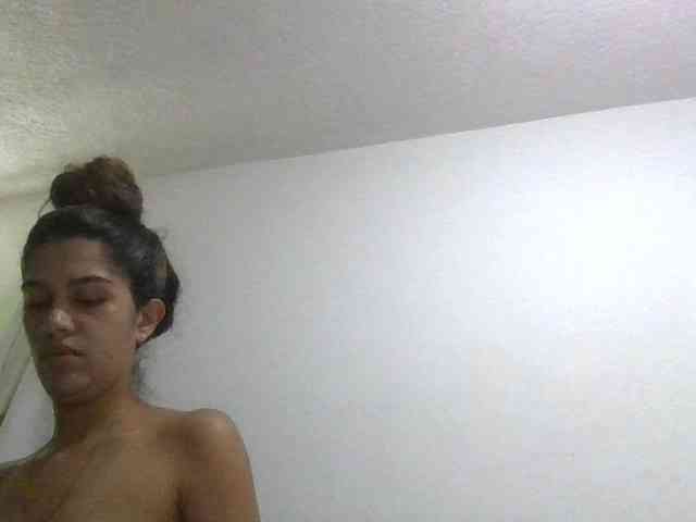 JuanaBrunette webcam