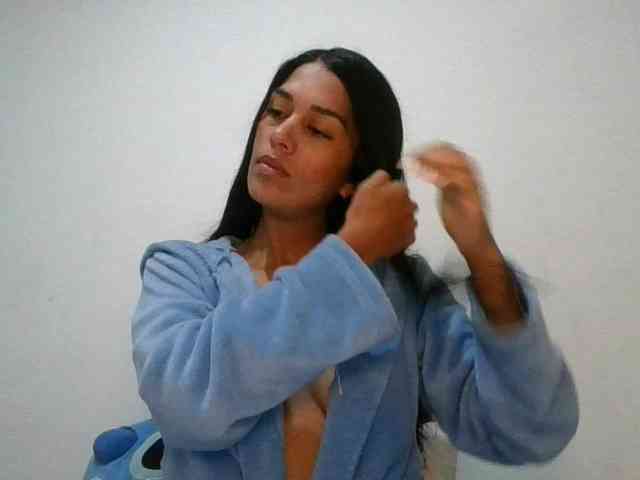 JuanaBrunette webcam