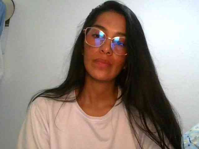 JuanaBrunette webcam