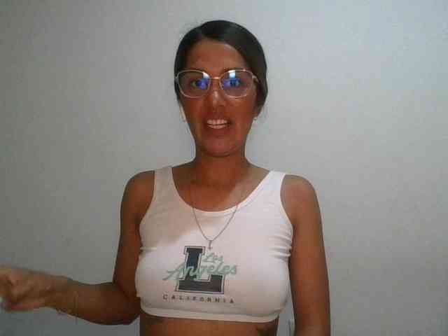 JuanaBrunette webcam