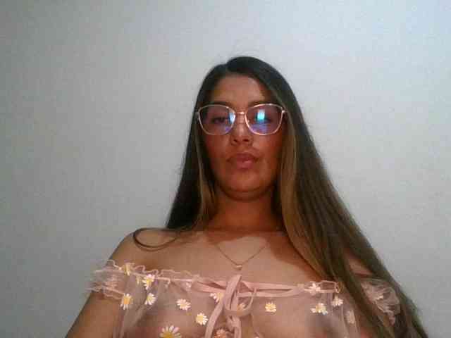 JuanaBrunette webcam