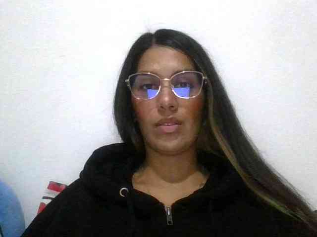 JuanaBrunette webcam