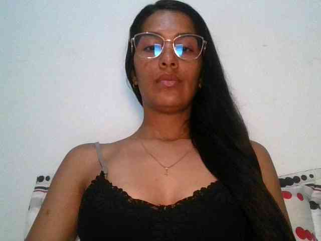 JuanaBrunette webcam
