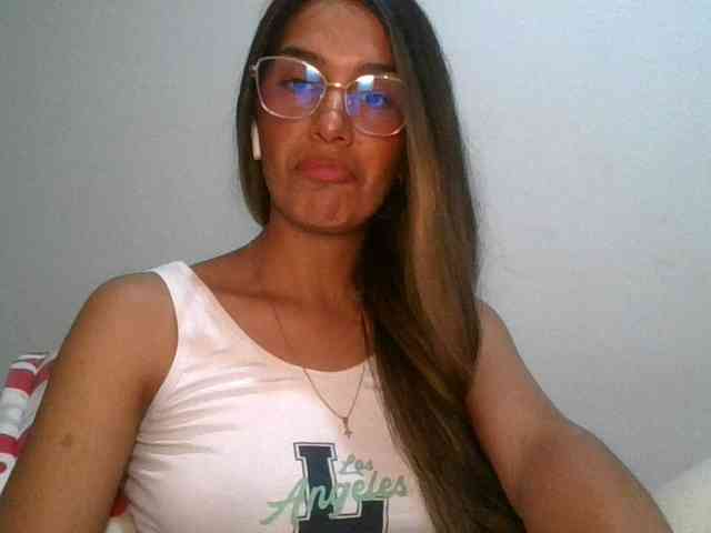 JuanaBrunette webcam