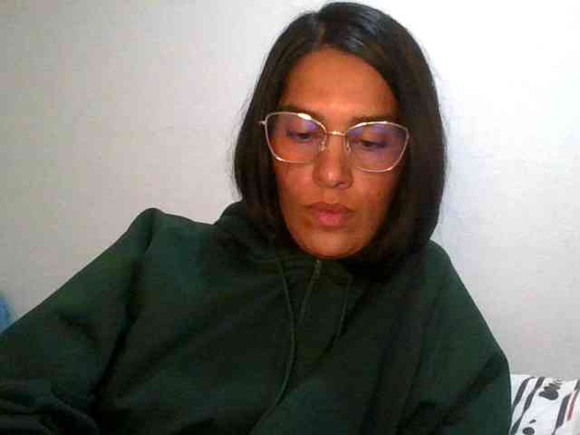 JuanaBrunette webcam