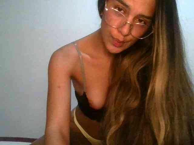 JuanaBrunette webcam