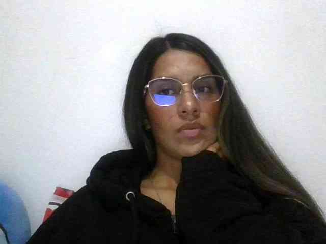 JuanaBrunette webcam