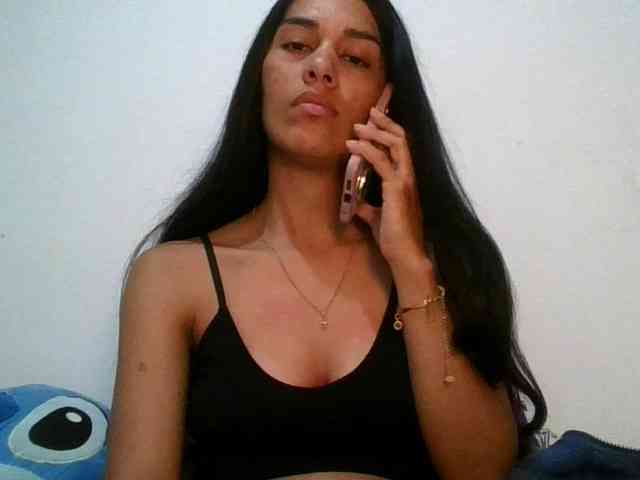 JuanaBrunette webcam