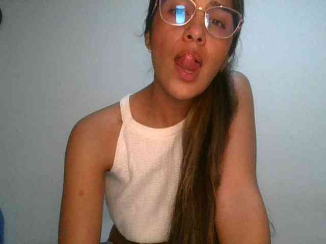 JuanaBrunette webcam