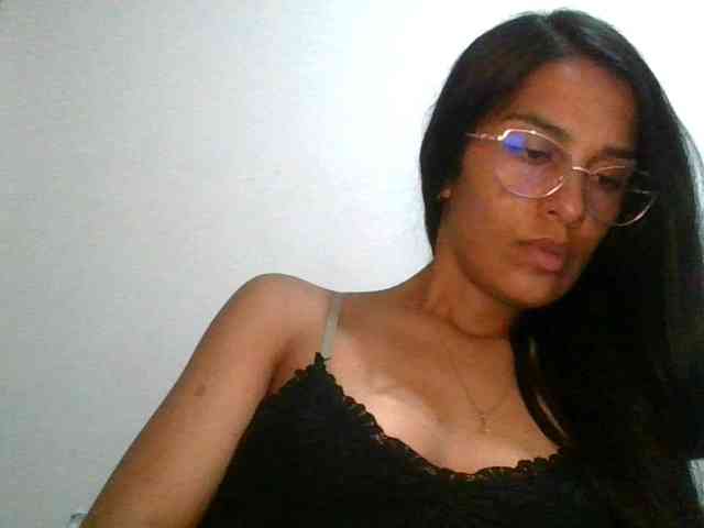 JuanaBrunette webcam