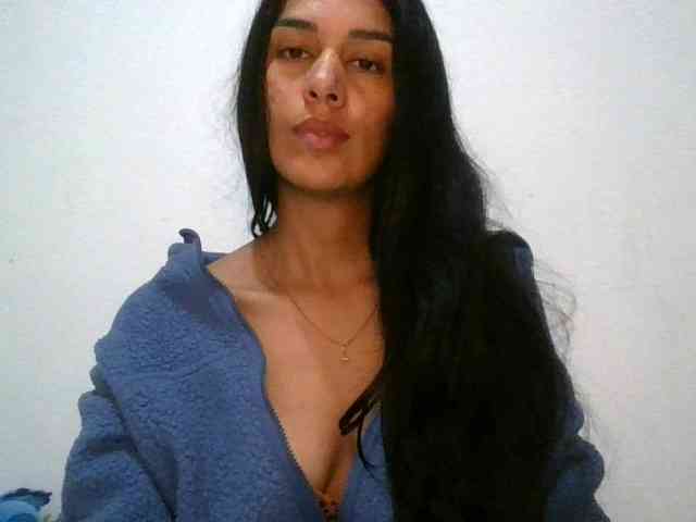 JuanaBrunette webcam